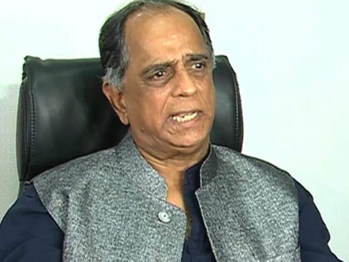 superstars would not be seen drinking or smoking on silver screen, pahlaj nihlani | पहलाज निहलानींना आता सिनेमातील 'दारू-सिगारेट'पासून समस्या superstars would not be seen drinking or smoking on silver screen, pahlaj nihlani | पहलाज निहलानींना आता सिनेमातील 'दारू-सिगारेट'पासून समस्या